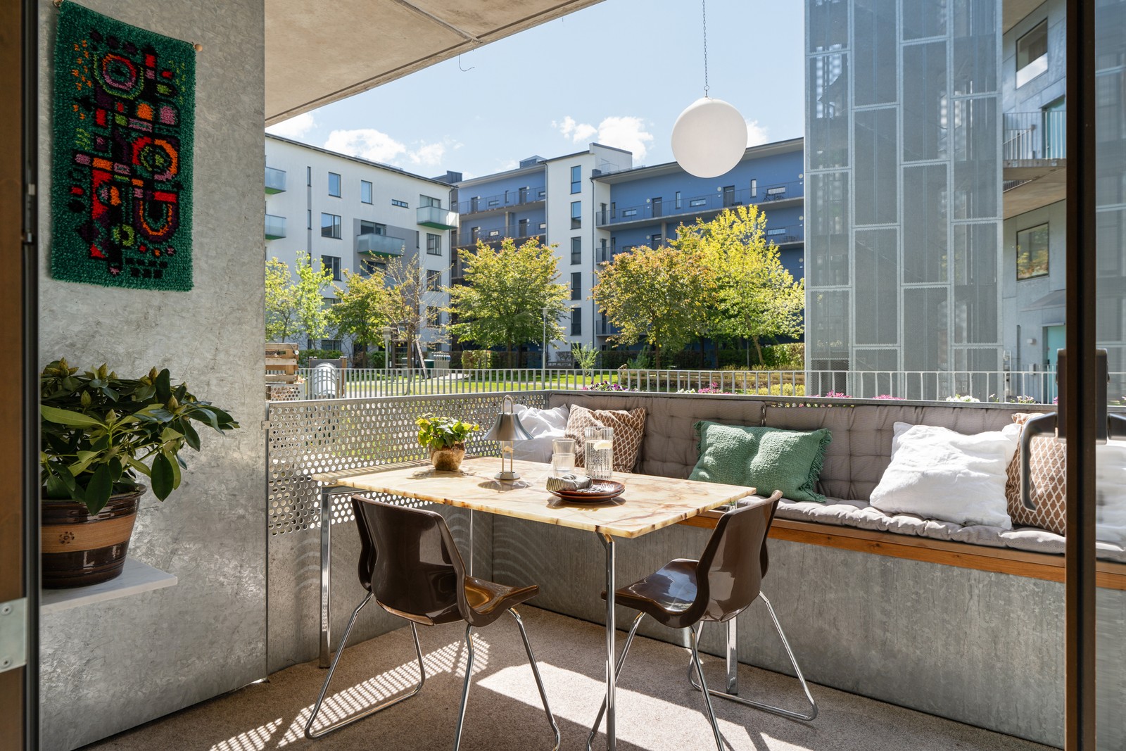 Fantastisk uteplats med utgång från kök!