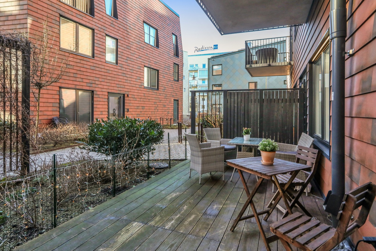 Stor härlig uteplats för sköna sommarkvällar