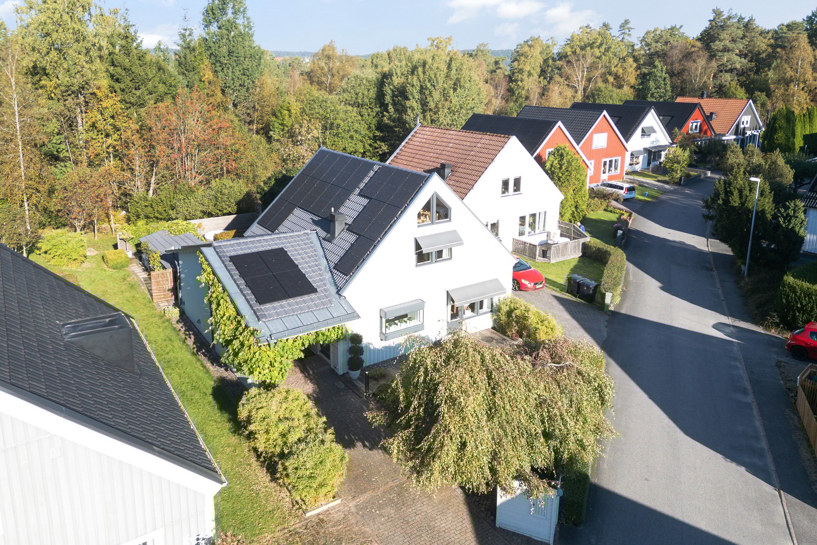 Unikt kedjehus, granne med naturen