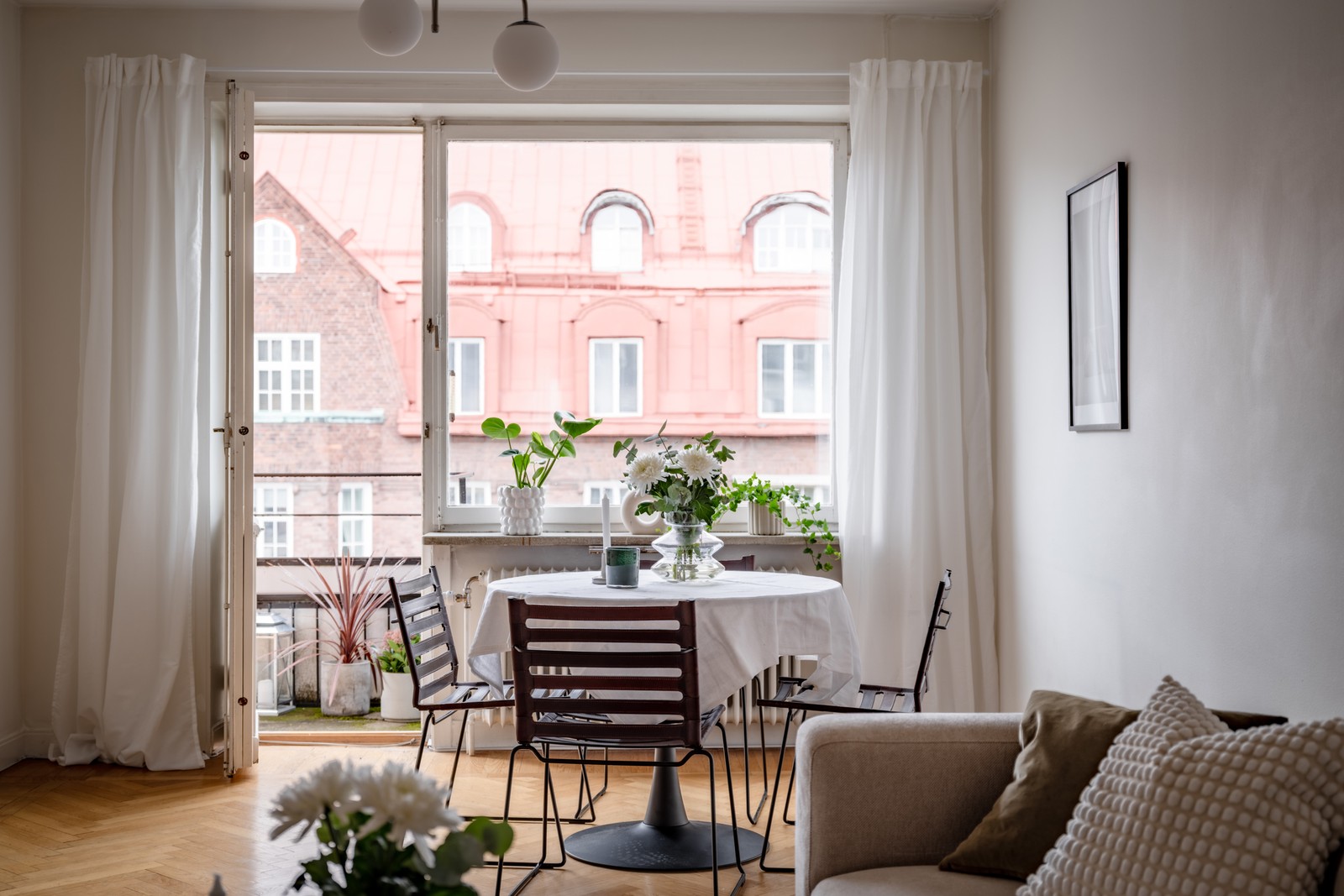 Bild från annan liknande lägenhet i föreningen.