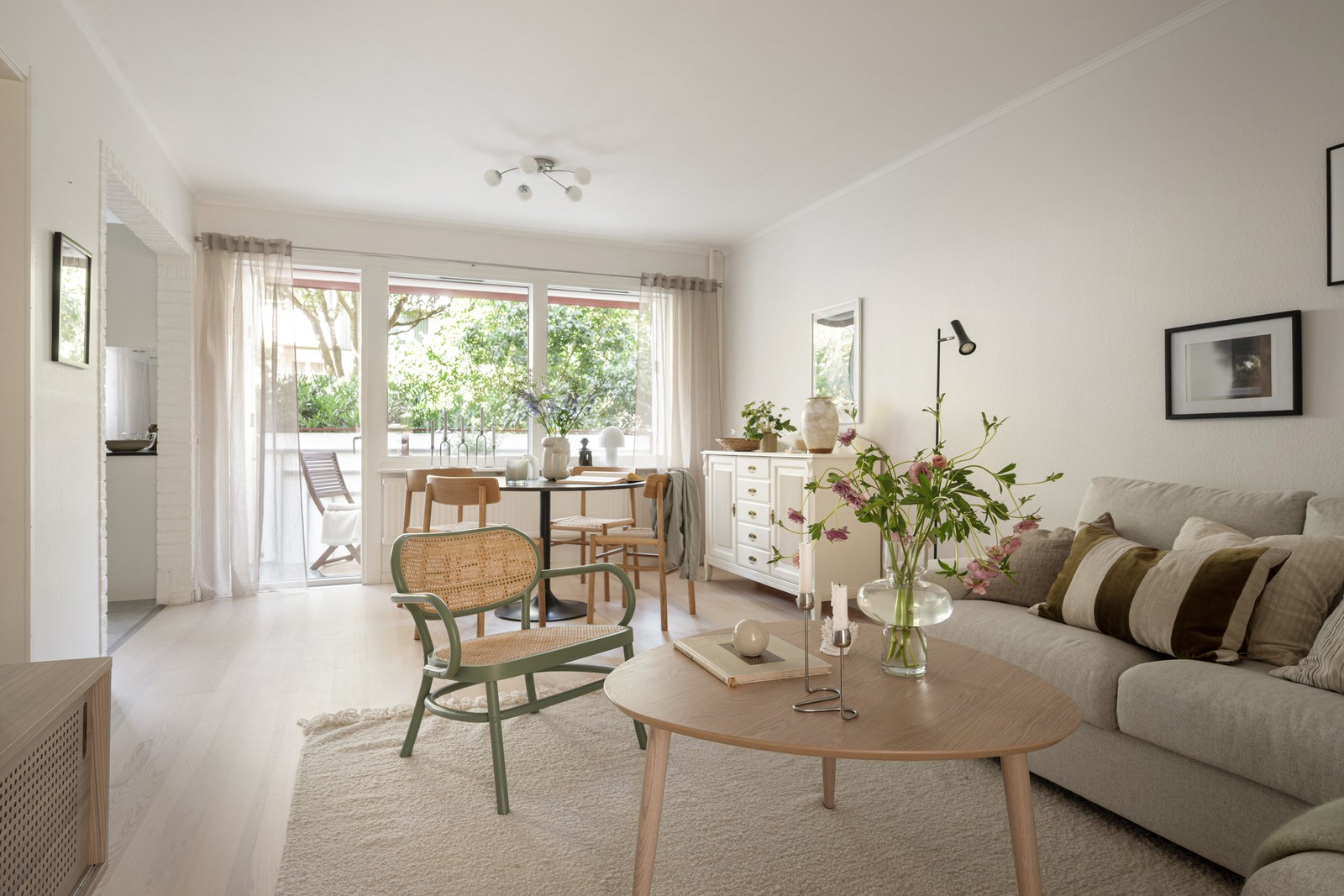 Välkommen till ljusa, öppna ytor