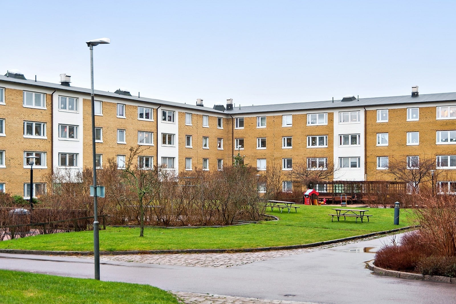 Tynnered utmärks av närheten till hav och dess grönområden med varierande natur