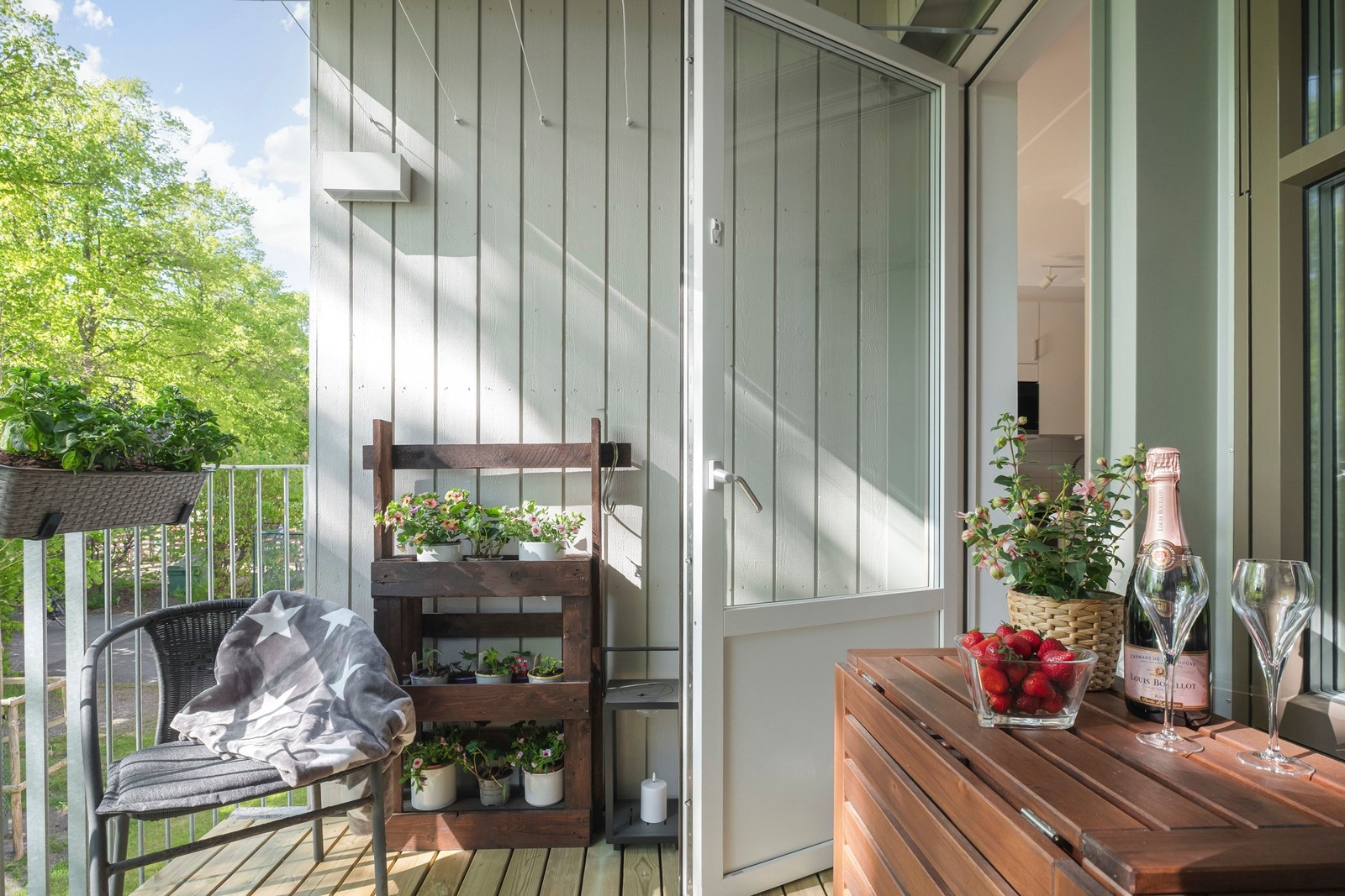 Mysig balkong med västerläge