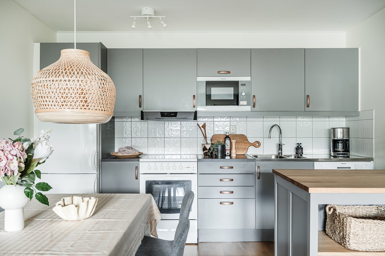 Varmt välkomna till Hadar Grudes gata 11!