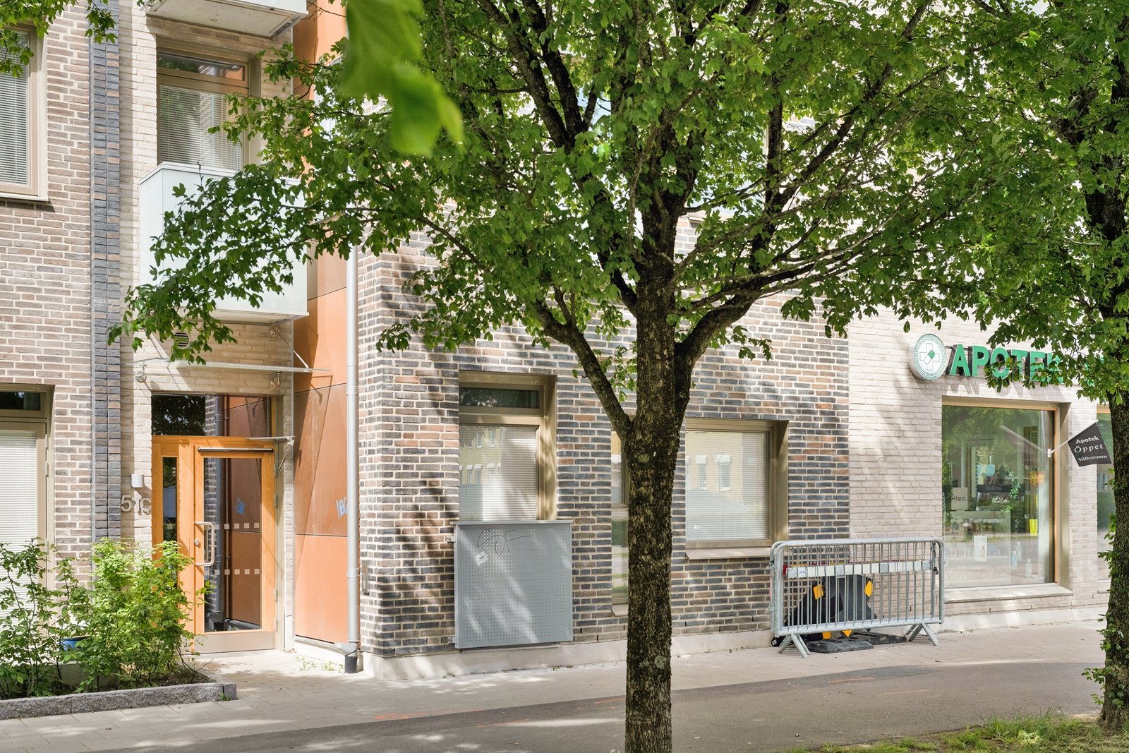 Entrén till Tunavägen 51C.