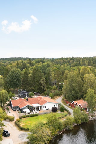Bjurfors Beyond presenterar en extraordinär villa med strandtomt på Stamsjönäs udde