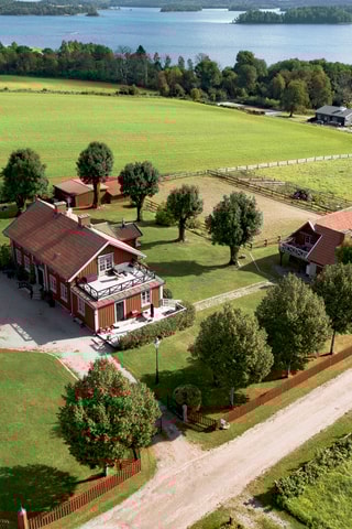 Välkommen till Vings Hästhagen 101-103