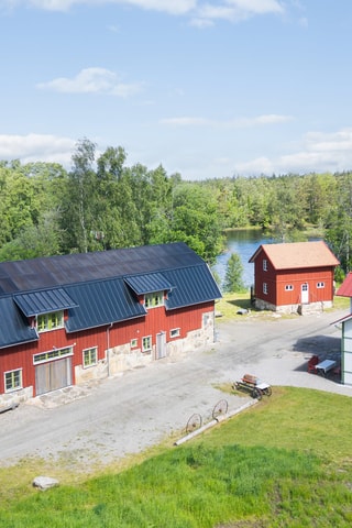 Nybyggd gård...