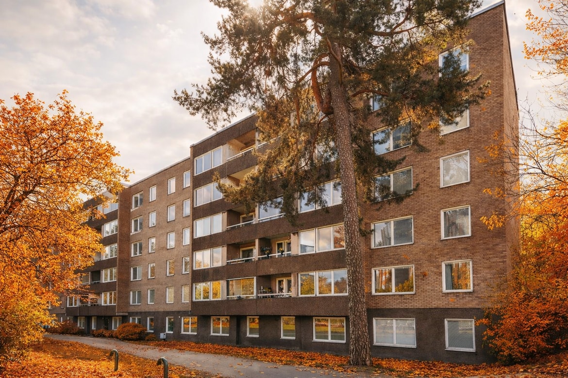 Jungfrudansen 5, Huvudsta, Solna — Bjurfors