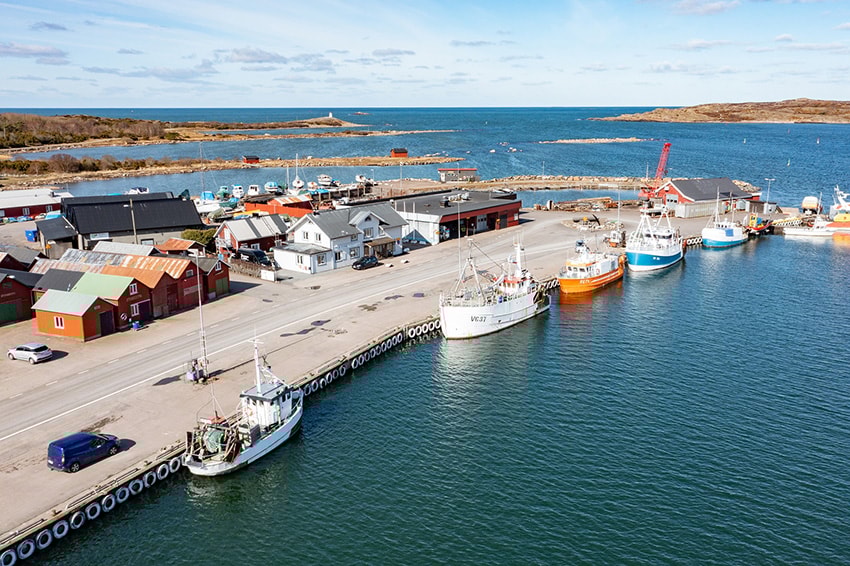 Den vackra hamnen i Bua, Varberg