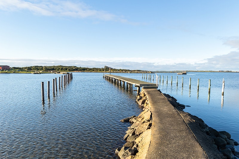 Kustremsa med brygga i Tångaberg, Varberg