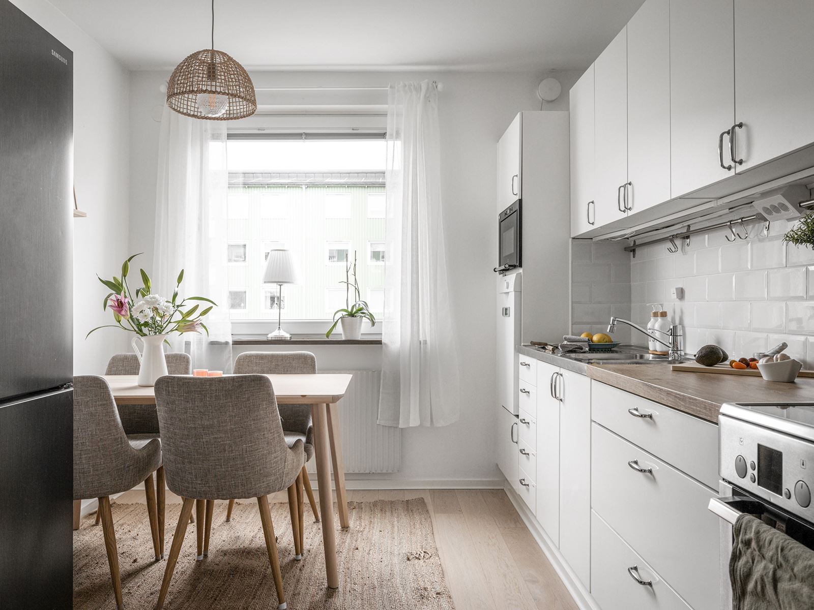 Här presenteras 2 rum och kök med renoverad interiör och låg månadskostnad.. Östra Storgatan 101A - Bjurfors