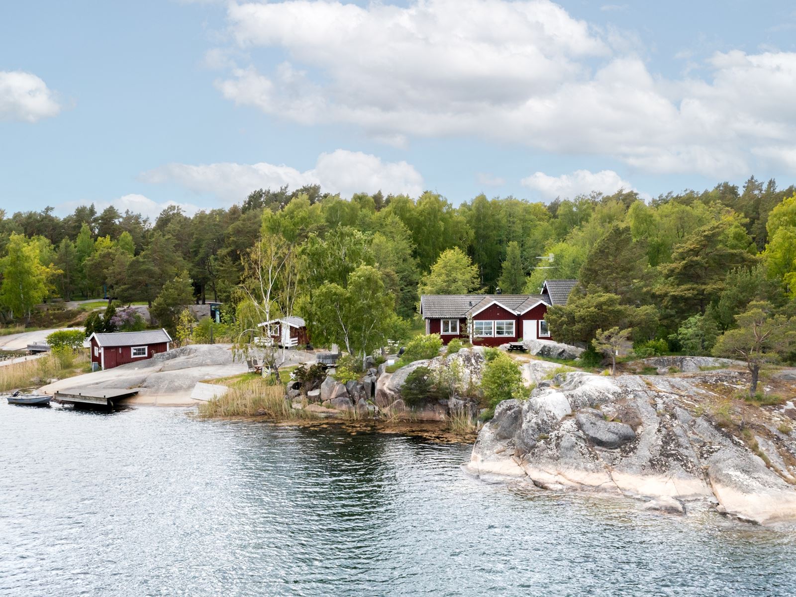 Sjöfastighet med strandlinje utmed sundet mellan Träskö-Gåln och Karsholm. Möja Träskö 160 - Bjurfors