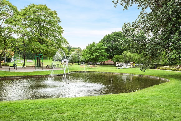 9. Maklare-Molndal-Bjurfors-MolndalCentrum-LekparkMolndal-Molndalsparken.jpg